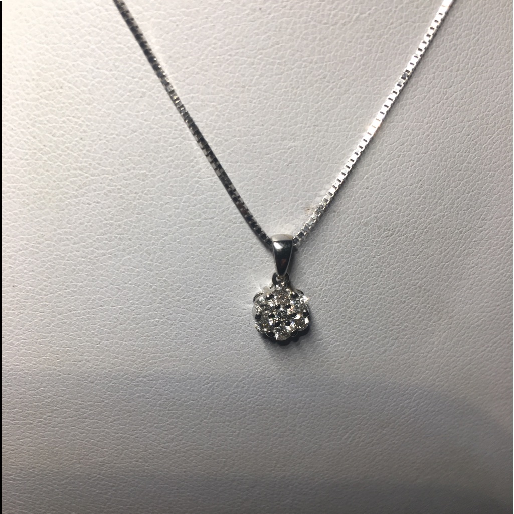 14k White Gold Diamonds Pendant